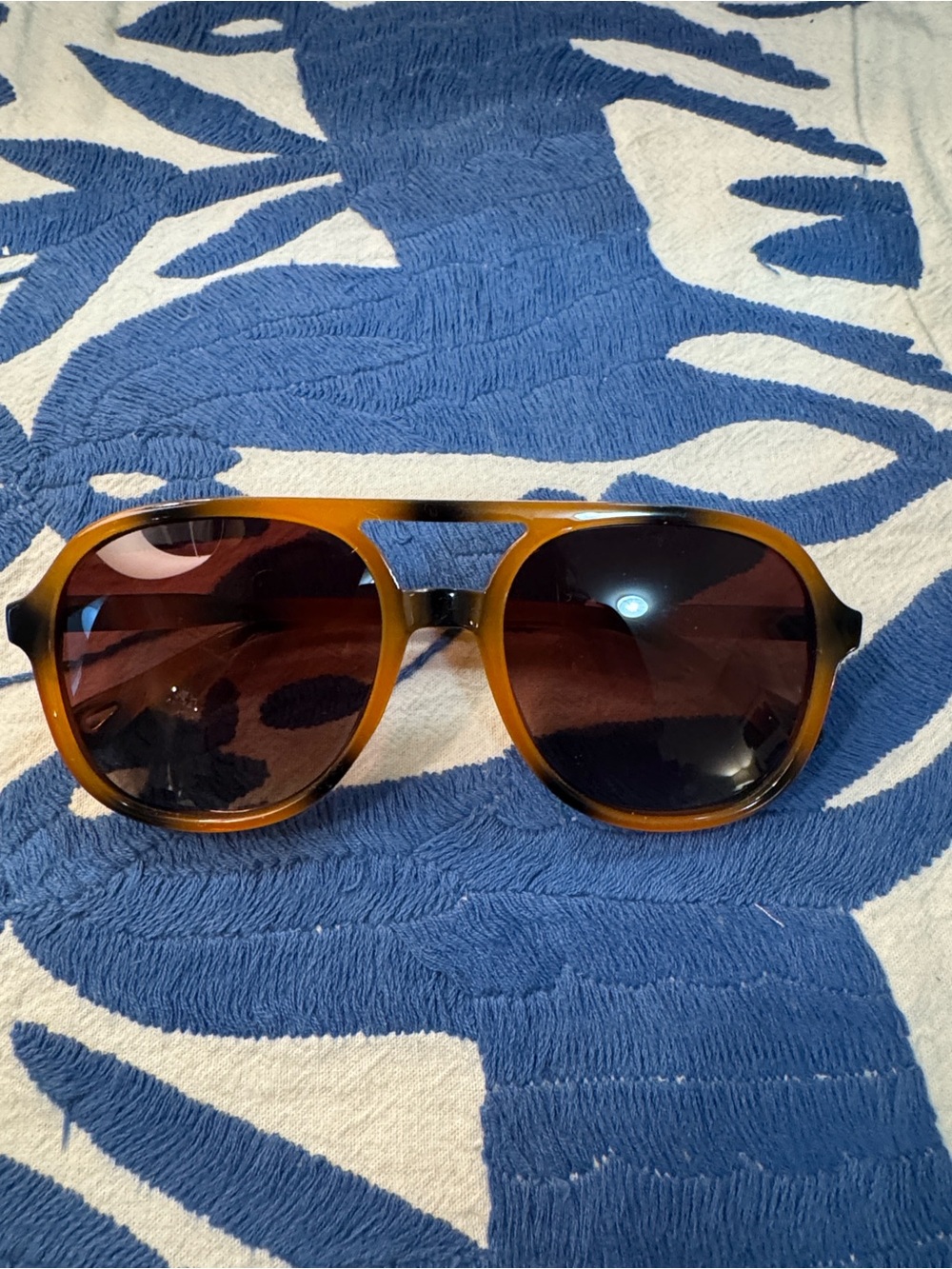 Brown tortoise Sunglasses - Classic Aviator Style